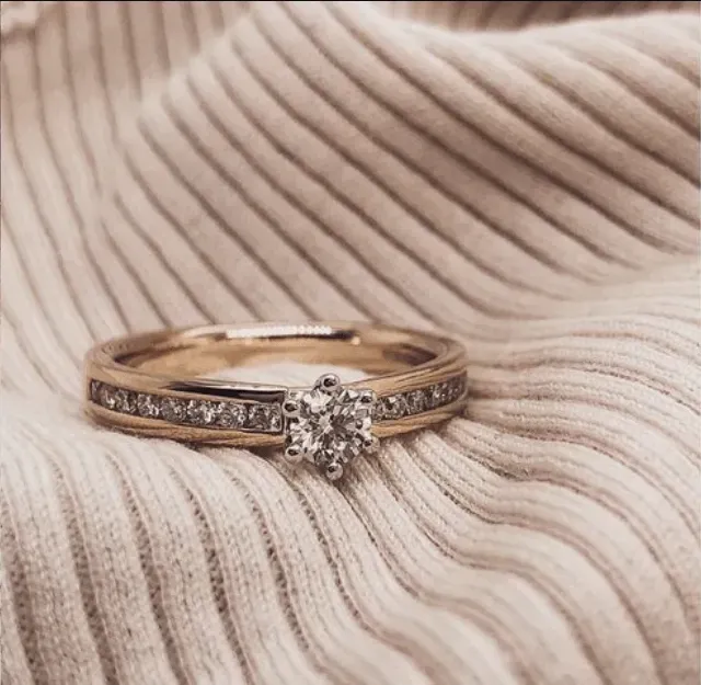 Ring met diamanten